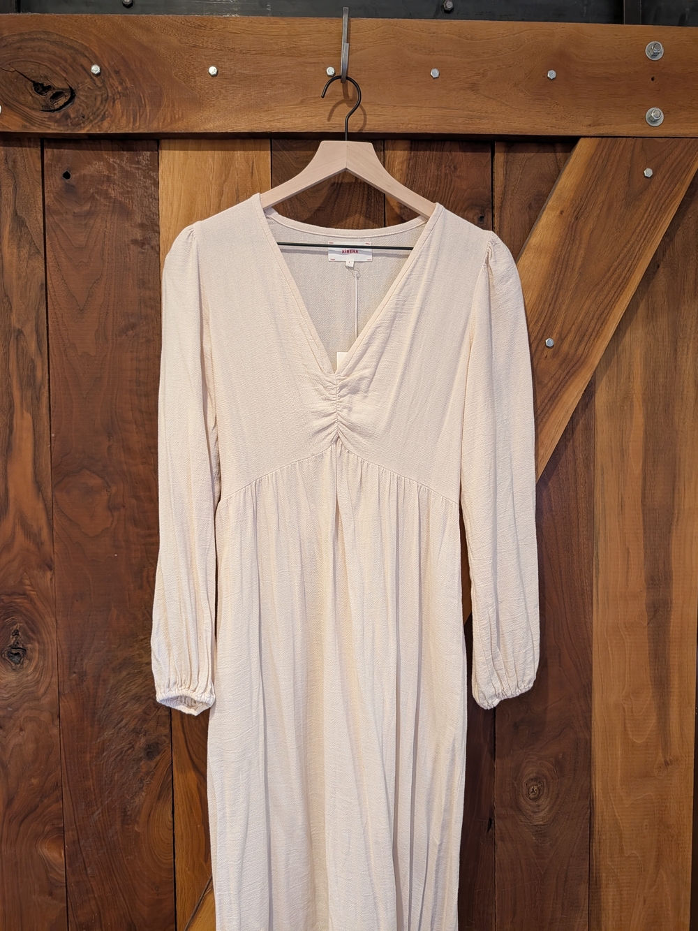 XiRENA Cream Long-Sleeve V-Neck Midi Dress